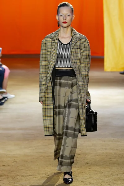 Look 30